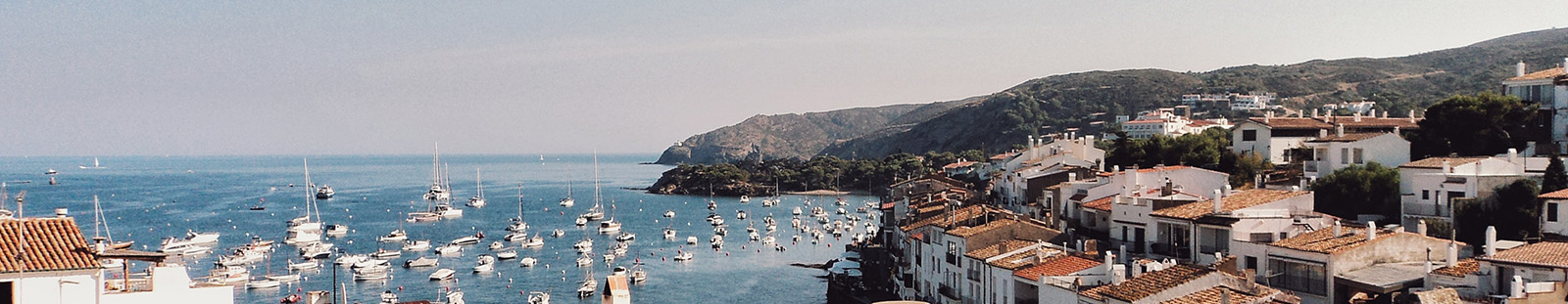 panorama The port of Roses and the houses along the beach