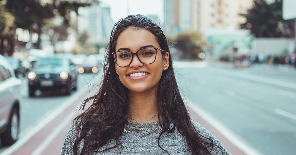 girl-with-glasses Girl with glasses in the streets of spain