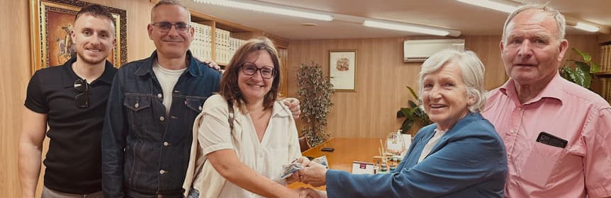 signature_chez_le_notaire People at the notary with the real estate agent