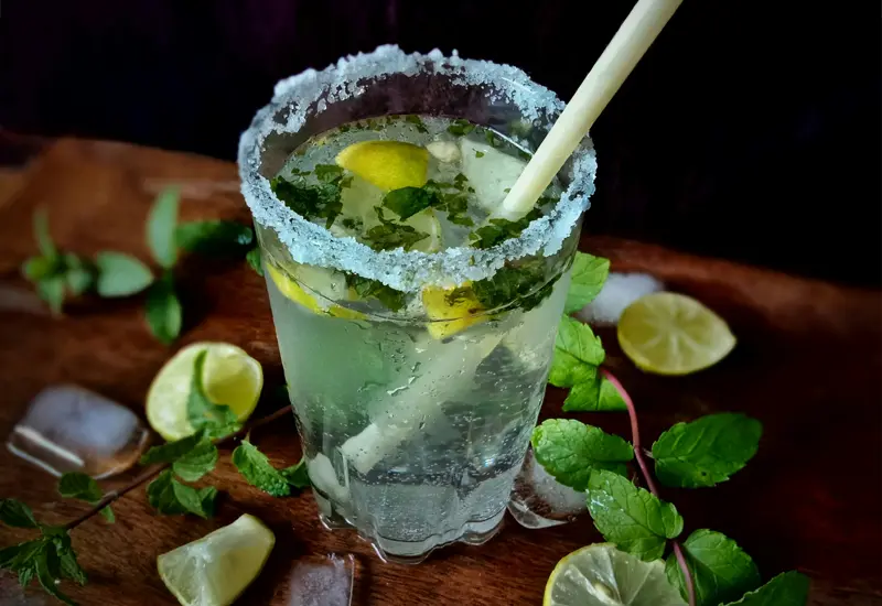 mojito-traditional-spanish-cocktail